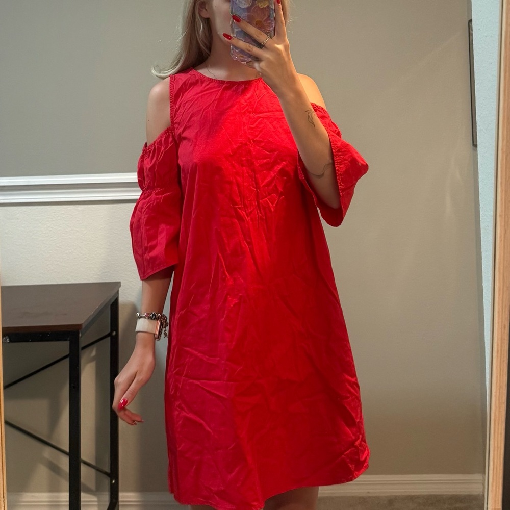 Elegant Red Cold Shoulder Dress